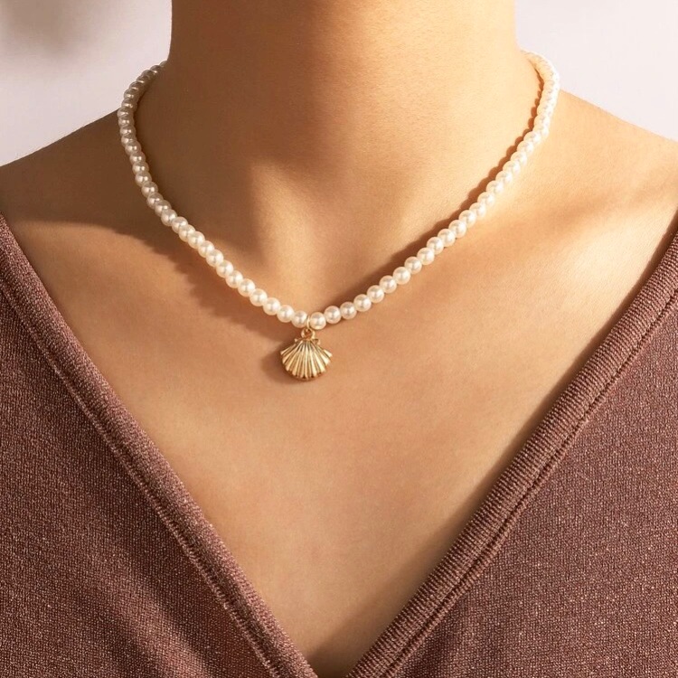 Shell Pendant & Peal Beaded Necklace